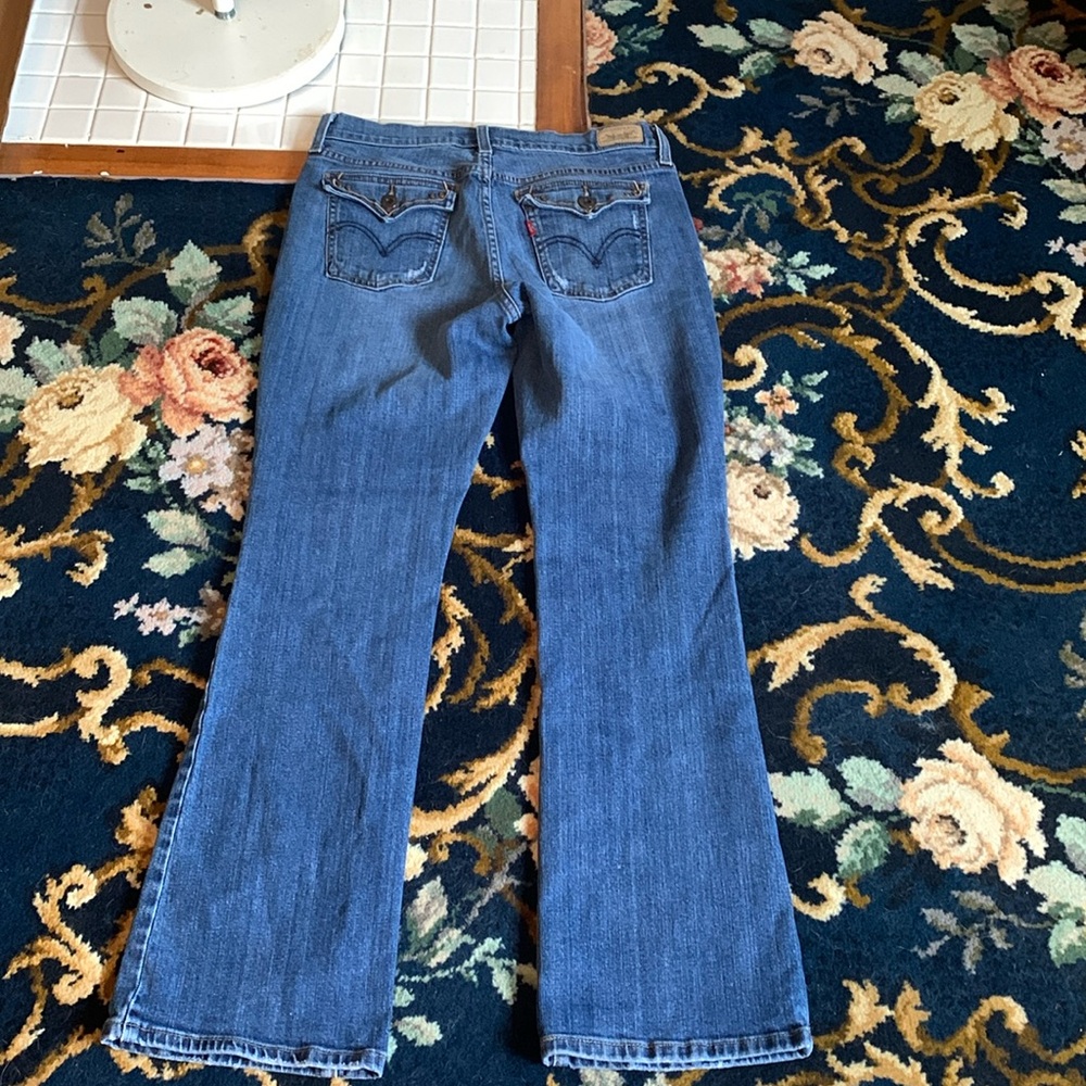 Levi Strauss 515 bootcut‎ jeans in size 6short. Worn about 10x. Retail 89